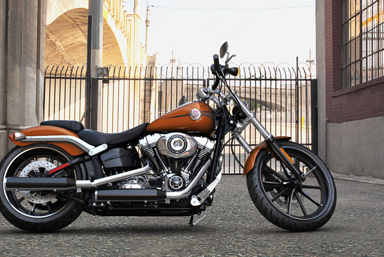 ブレイクアウトタンク　ハーレーダビッドソン BREAKOUT®/ブレイクアウト | ハーレーダビッドソンジャパン