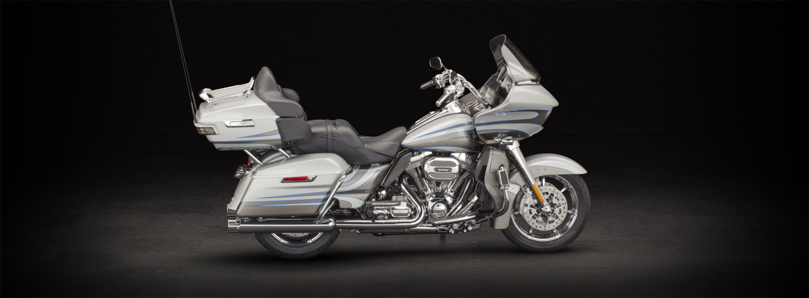 CVO™ ROAD GLIDE® ULTRA/CVO ロードグライドウルトラ | ハーレーダビッドソンジャパン | Harley-Davidson  Japan