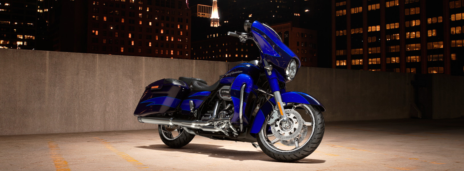 CVO™ STREET GLIDE®/CVO ストリートグライド | ハーレーダビッドソン 